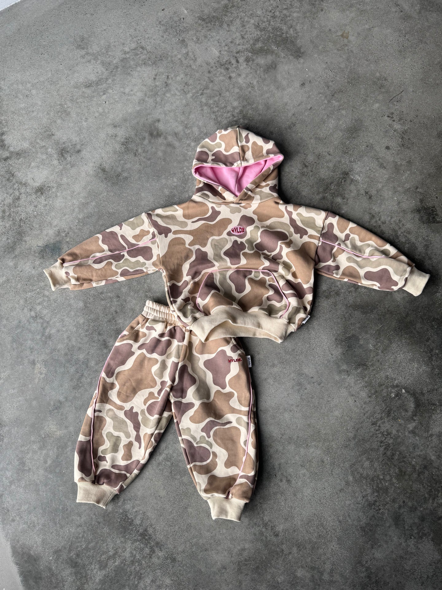 Nomad Trackies