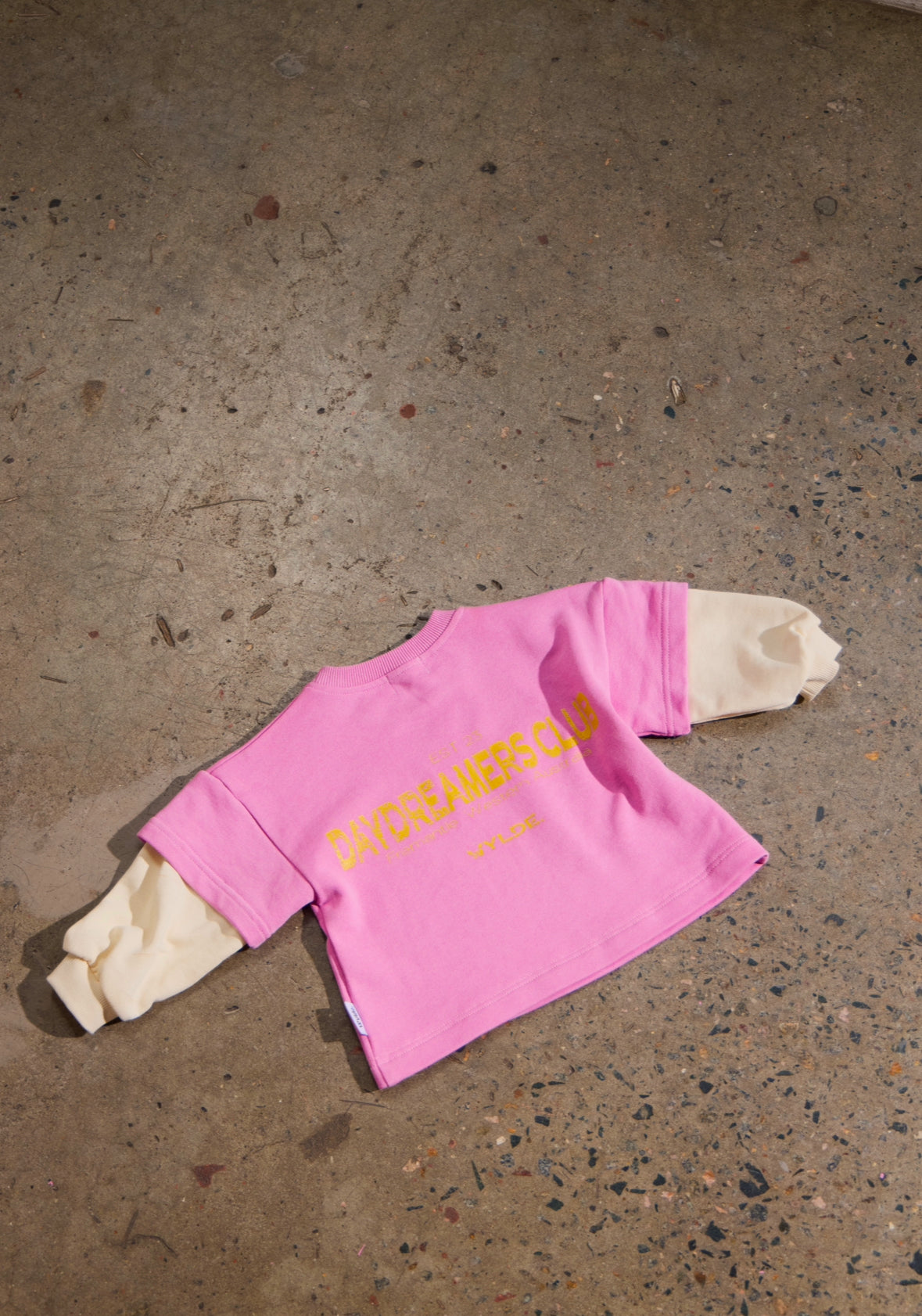Day dreamers tee- Fuchsia