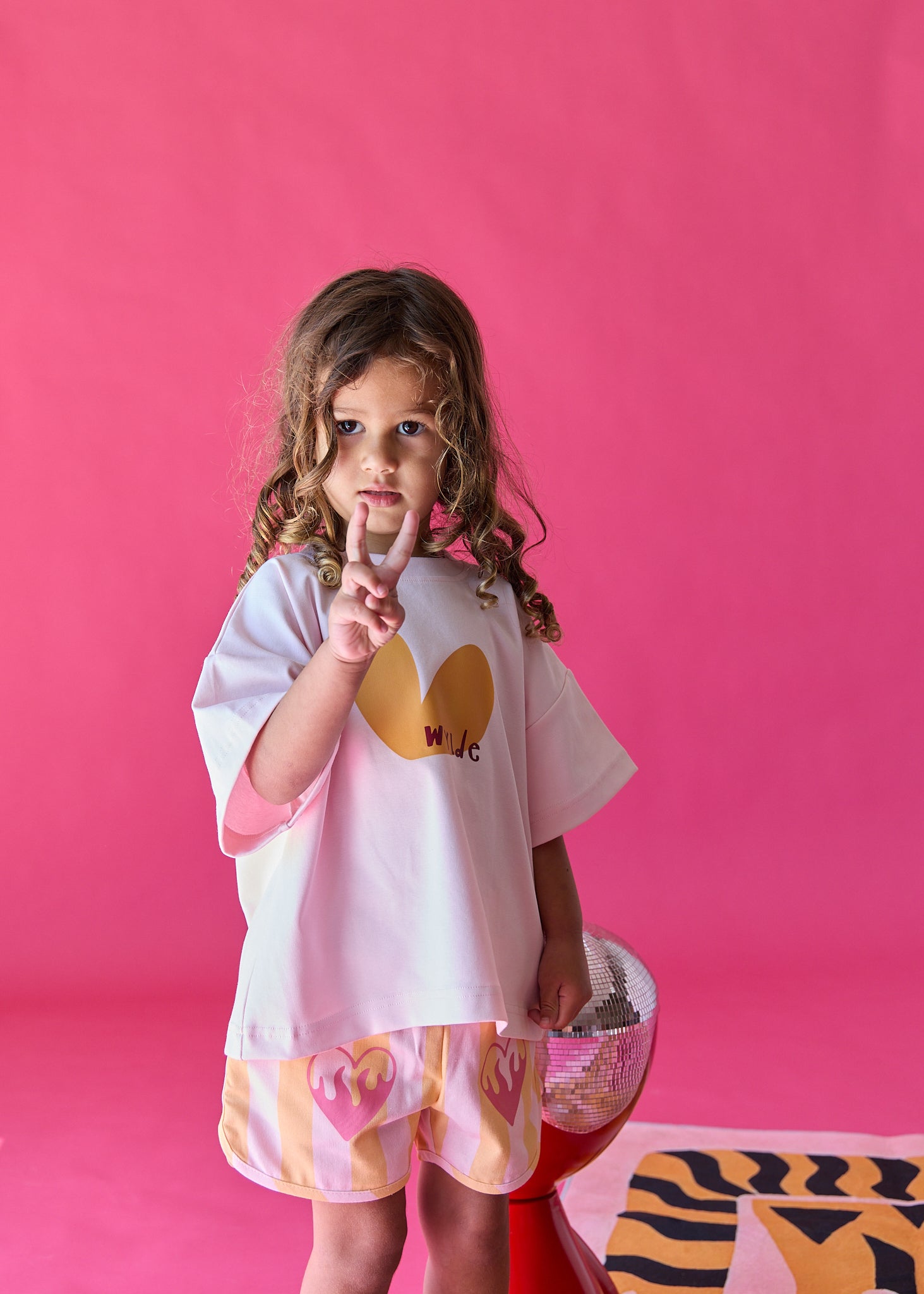 Magic in bloom tee